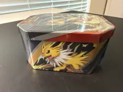 Pokemon TCG - Eevee Evolutions Tin Flareon - New Factory Sealed - Image 4