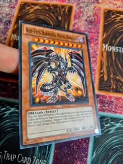 Yu-Gi-Oh! TCG Red-Eyes Darkness Metal Dragon SDDC-EN013 Common Unlimited NM a1/ - Image 2