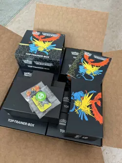 10x Verborgenes Schicksal Top Trainer Box Case OVP mit Zubehor Pokemon Sammlung - Image 4