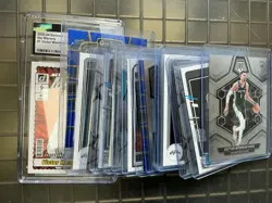 Lot of (17) Victor Wembanayama Cards - Image 1