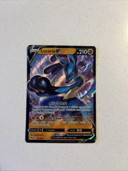 Pokemon Lucario v Champion's Path Sword and Shield Card 027/073 - Image 1