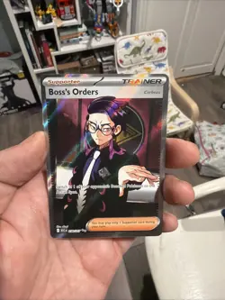 Boss's Orders Corbeau 256/217 Me Ascended Heroes Pokemon Pokemon Full Art Bosses - Image 1