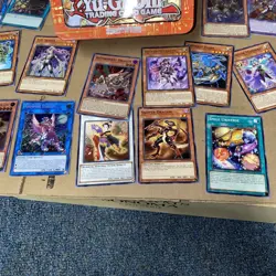 2018 Yu Gi Oh Tin With 1996 Cards - Image 4