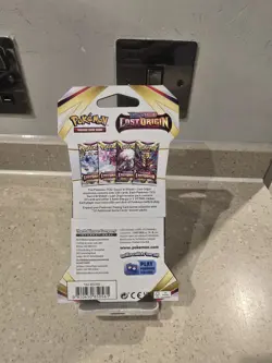 Pokemon TCG Sword & Shield Lost Origin Sleeved Booster Pack - Image 2