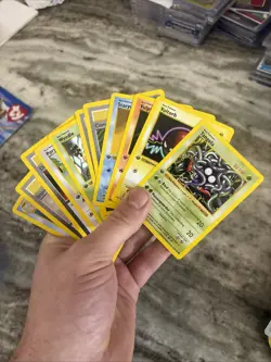 Pokemon TCG Base Set 1st Edition Booster Pack Charizard Art 1999 WOTC 11 Cards - Image 3