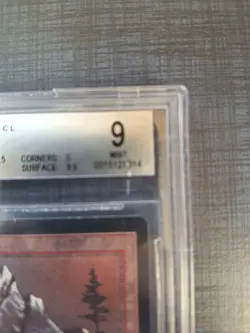 Magic The Gathering Beta Mountain V3 Beckett 9 Mint. 9.5 Surface. - Image 3