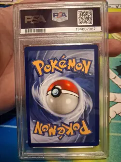 1999 Pokemon Fossil 1st Edition Hitmonlee Holo Card 7/62 PSA 8 NM-MT - Image 2