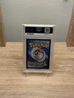 1999 Fossil Dragonite Holo Rare Pokemon Card 4/62 PSA 8 - Image 2