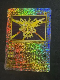 NM Zapdos Reverse Holo Rare 19/110 Legendary Collection Pokemon Card - Image 2