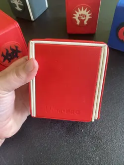 *USED* Magic: The Gathering - Guilds of Ravnica Alcove Flip/Deck Box (Boros) - Image 2