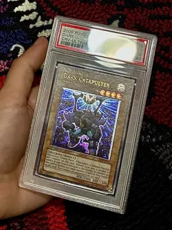 Yu-Gi-Oh CRV-EN013 - DARK CATAPULTER Ultimate Rare NM+ PSA 8 EURO - Image 1