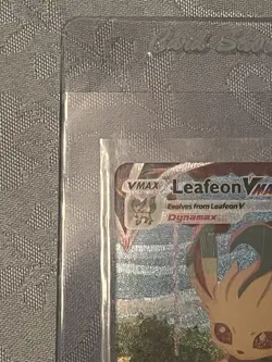 Pokemon Leafeon VMAX Alternate Art Secret Rare 205/203 Evolving Skies Holo - Image 2