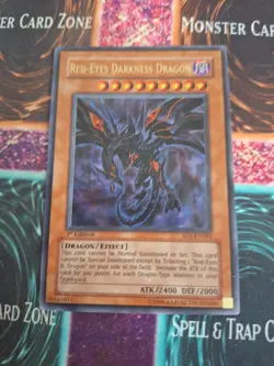 Yu-Gi-Oh! Red-Eyes Darkness Dragon SD1-EN001 Ultra Rare 1st Edition Near Mint - Image 1