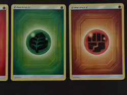 FOUR Shadowless Energy Pokemon Cards Base Set & ONE Lightning Holo WOTC Vintage - Image 3