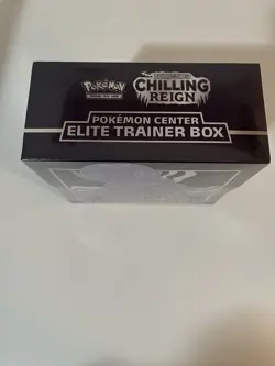 Pokemon SW&SH Pokemon Center Chilling Reign Shadow Rider Elite Trainer Box - Image 2