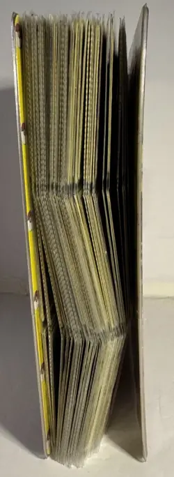 Original Pokemon Binder With 675 Vintage Mixed Cards Pre-owned - Image 3