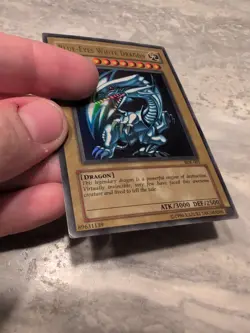 Blue-Eyes White Dragon SDK-001 Yu-Gi-Oh! TCG Holo Foil Unlimited Kaiba Card - Image 2