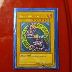 Yu-Gi-Oh! Konami Dark Magician SDY-006 Ultra Rare Unlimited 2500/2100 - Image 1