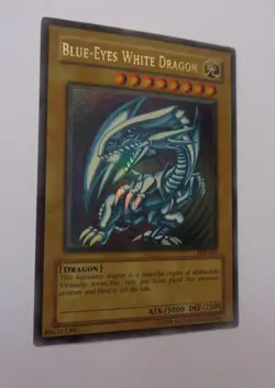 Blue-Eyes White Dragon SDK-001 (Ultra Rare, Unlimited, Moderately Played / MP) - Image 1
