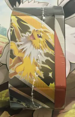 Pokemon TCG - Eevee Evolutions Tin Flareon - New Factory Sealed - Image 3