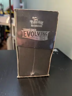 Pokemon TCG: Sword & Shield – Evolving Skies Elite Trainer Box (ETB) - SEALED - Image 4