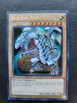 Blue-Eyes White Dragon Ultra Rare LC01-EN004 Limited Edition - Image 1