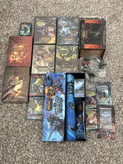 World of Warcraft Bundle Box - Trading Card Game & Miniatures - Image 2