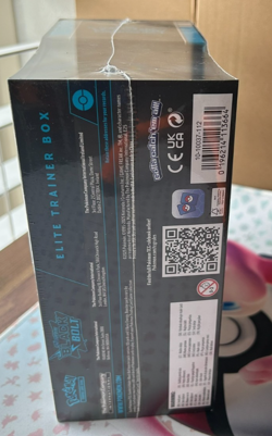 Pokemon Black Bolt Elite Trainer Box ETB with Acrylic Case - Image 2