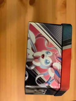 Empty Pokemon TCG Tin - Umbreon - V Heroes 2022 - Image 3