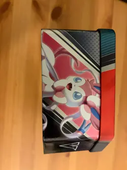 Empty Pokemon TCG Tin - Umbreon - V Heroes 2022 - Image 4