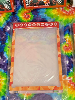 *Pokemon Charizard Premium Collection - 65 Sleeves, Magnetic One Touch & Stand * - Image 3