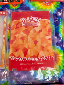 *Pokemon Charizard Premium Collection - 65 Sleeves, Magnetic One Touch & Stand * - Image 4