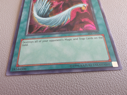 Yu-Gi-Oh Harpies Feather Duster SDD-003 Prismatic Secret Rare LP - Image 4