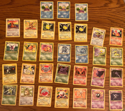 Pokemon cards (hundreds) 1999/2000 vintage, 1st editions, holofoils, in MINT lot - Image 1