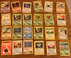 Pokemon cards (hundreds) 1999/2000 vintage, 1st editions, holofoils, in MINT lot - Image 2