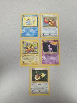 Holo Eevee/Eevee/Jolteon/Espeon/Vaporeon 5 Card Pokemon Lot - Image 1