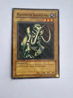 Mammoth Graveyard LOB-009 The Legend of Blue Eyes White Dragon 1st Edition - Image 1