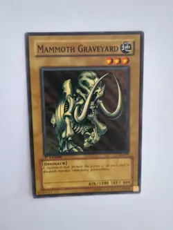 Mammoth Graveyard LOB-009 The Legend of Blue Eyes White Dragon 1st Edition - Image 5