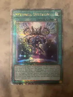 Yugioh! TCG - Meteonis Drytron - Quarter Century Secret Rare - RA04-EN096 - Image 1