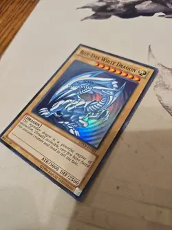 Yu-Gi-Oh! TCG Blue-Eyes White Dragon DPKB-EN001 Lightly Played - Image 3