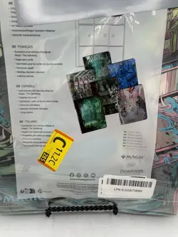 Xenoskin Zipfolio 360: Magic: The Gathering - Duskmourn Series - Mirror Room - Image 3