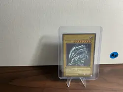 Blue-Eyes White Dragon SDK-001 Ultra Rare Yu-Gi-Oh! TCG Used, Slightly Played. - Image 1