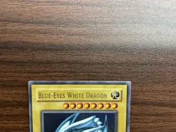 Blue-Eyes White Dragon SDK-001 Ultra Rare Yu-Gi-Oh! TCG Used, Slightly Played. - Image 4