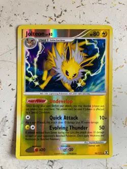 JOLTEON LV. 43 RISING RIVALS 26/111 REVERSE HOLO POKEMON CARD MP - Image 1