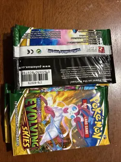 Nintendo Pokemon TCG Sword & Shield Evolving Skies Booster Pack - Image 2