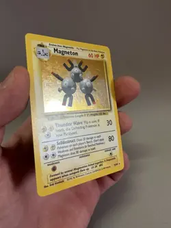 Pokemon TCG - Magneton Holo Base Set 9/102 - Rare - Image 3