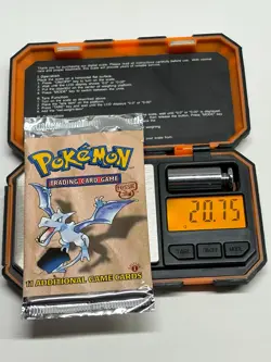 1999 Pokemon Fossil 1st Edition Aerodactyl Booster Pack 20.75 Grams - Image 1