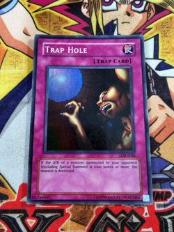 Trap Hole lob-e046 Unltd Ed (MP/HP) Super Rare Yu-Gi-Oh! - Image 1