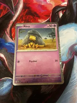 POKEMON ABRA 063/165 COSMOS HOLO NICE SWIRL SCARLET & VIOLET 151 CARD - Image 1