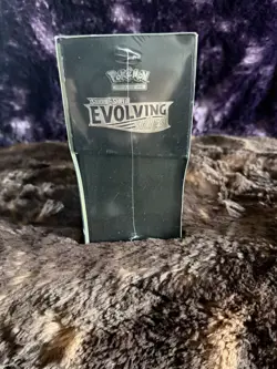 Pokemon TCG Evolving Skies Elite Trainer Box Sealed Small Tear In Plastic - Image 5